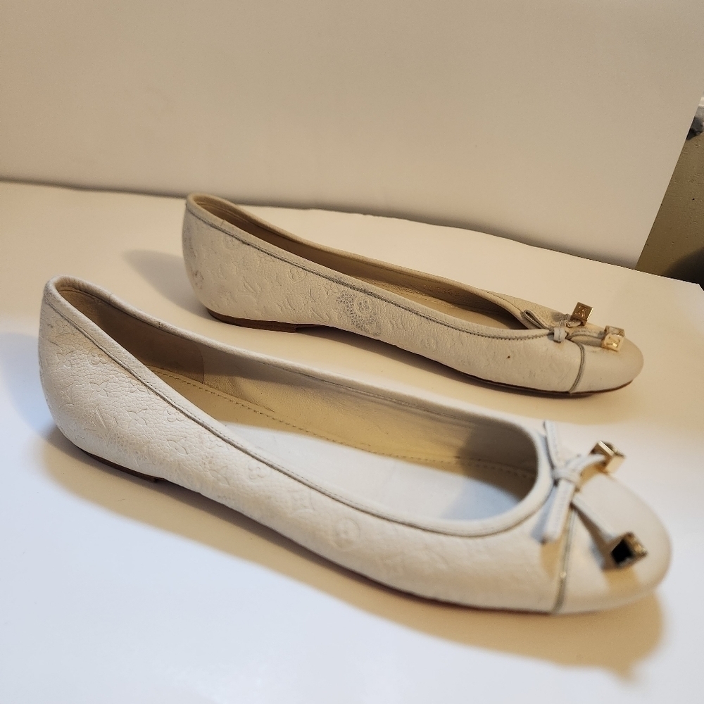 Louis Vuitton monogram flats size 38 in VGUC